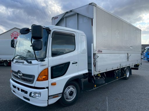 日野 中型ワイド レンジャー アルミウィング