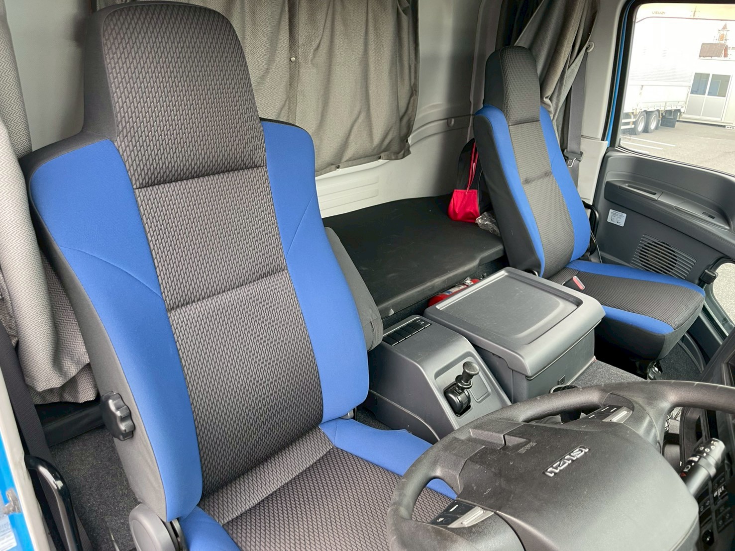 いすゞ 10t超 ギガ Ｓヘッド QKG-EXD52BD