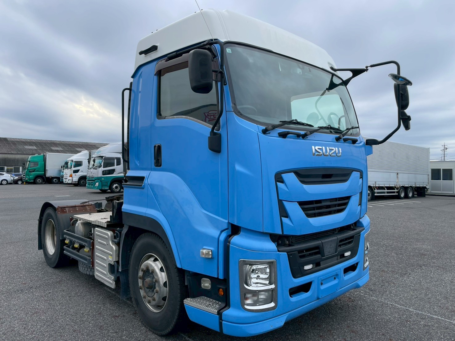 いすゞ 10t超 ギガ Ｓヘッド QKG-EXD52BD