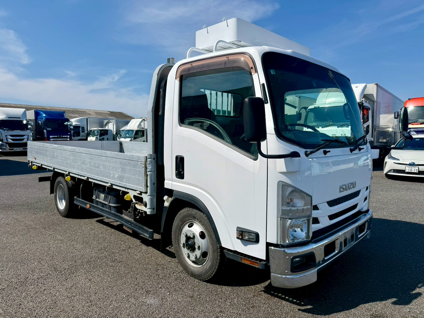 いすゞ 小型ワイド  平ボディ TRG-NPR85AR