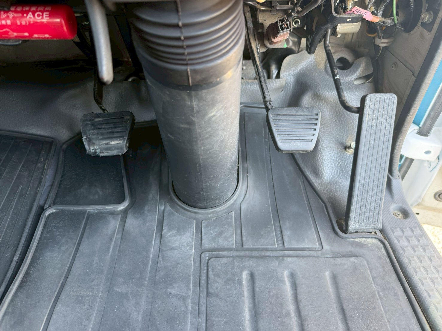 いすゞ 小型ワイド  平ボディ TRG-NPR85AR