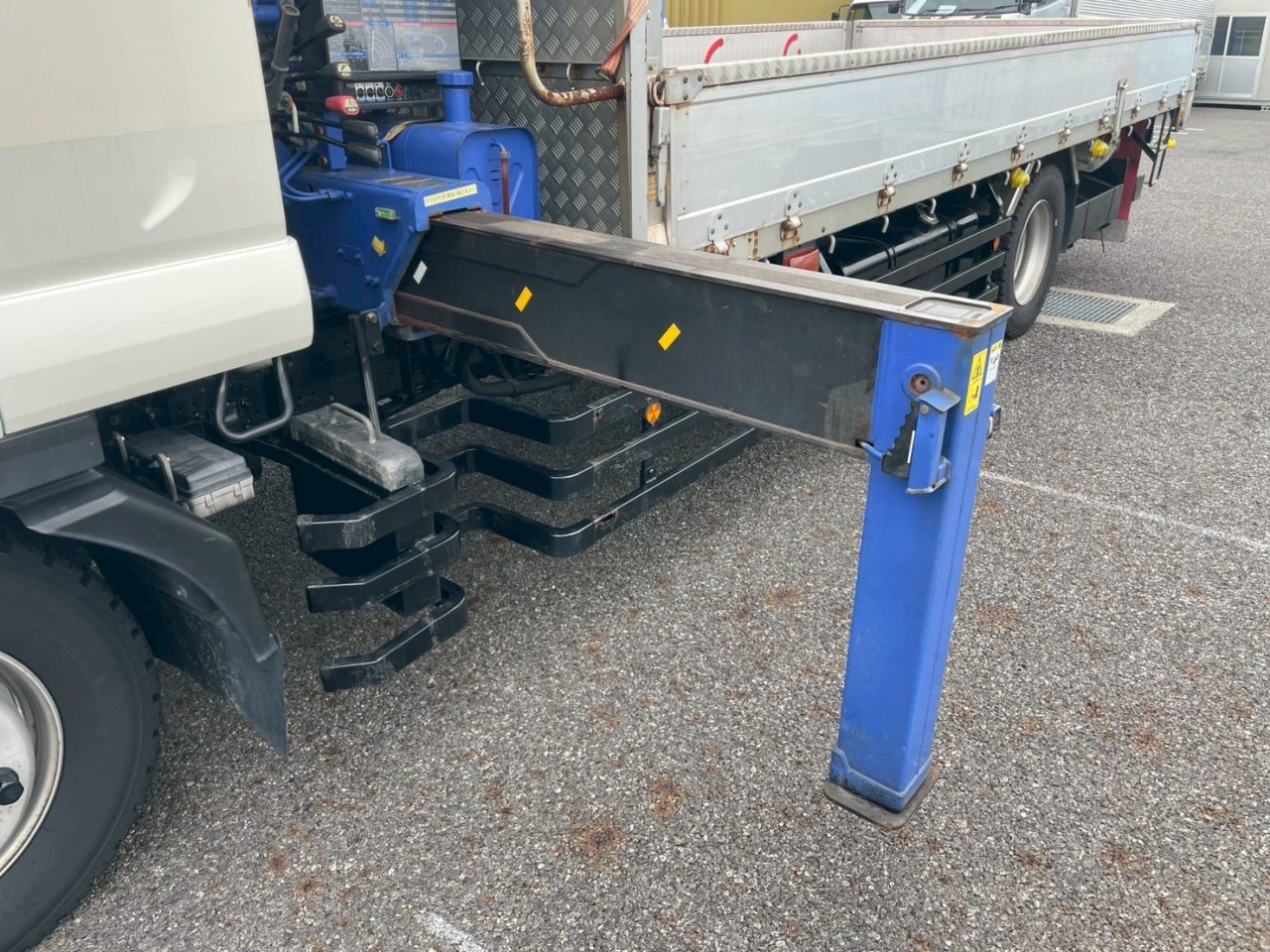 いすゞ 中型増トンワイド  クレーン４段 QKG-FTR34S2