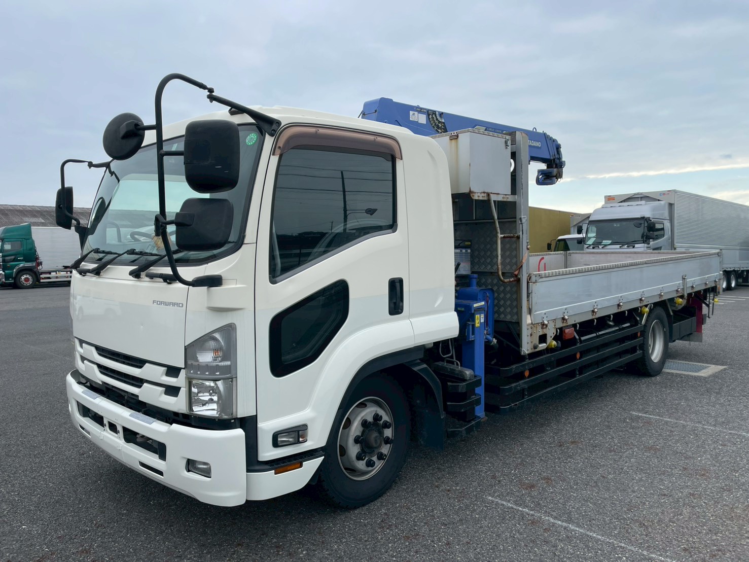 いすゞ 中型増トンワイド  クレーン４段 QKG-FTR34S2