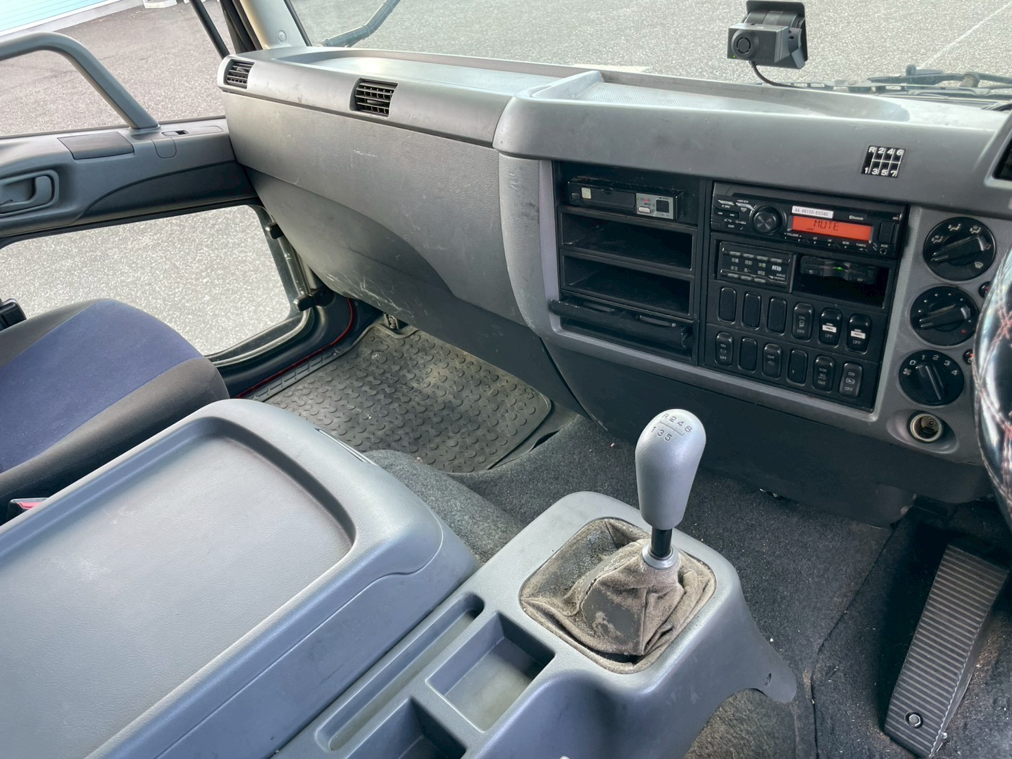 三菱 中型ワイド  平ボディ TKG-FK61F