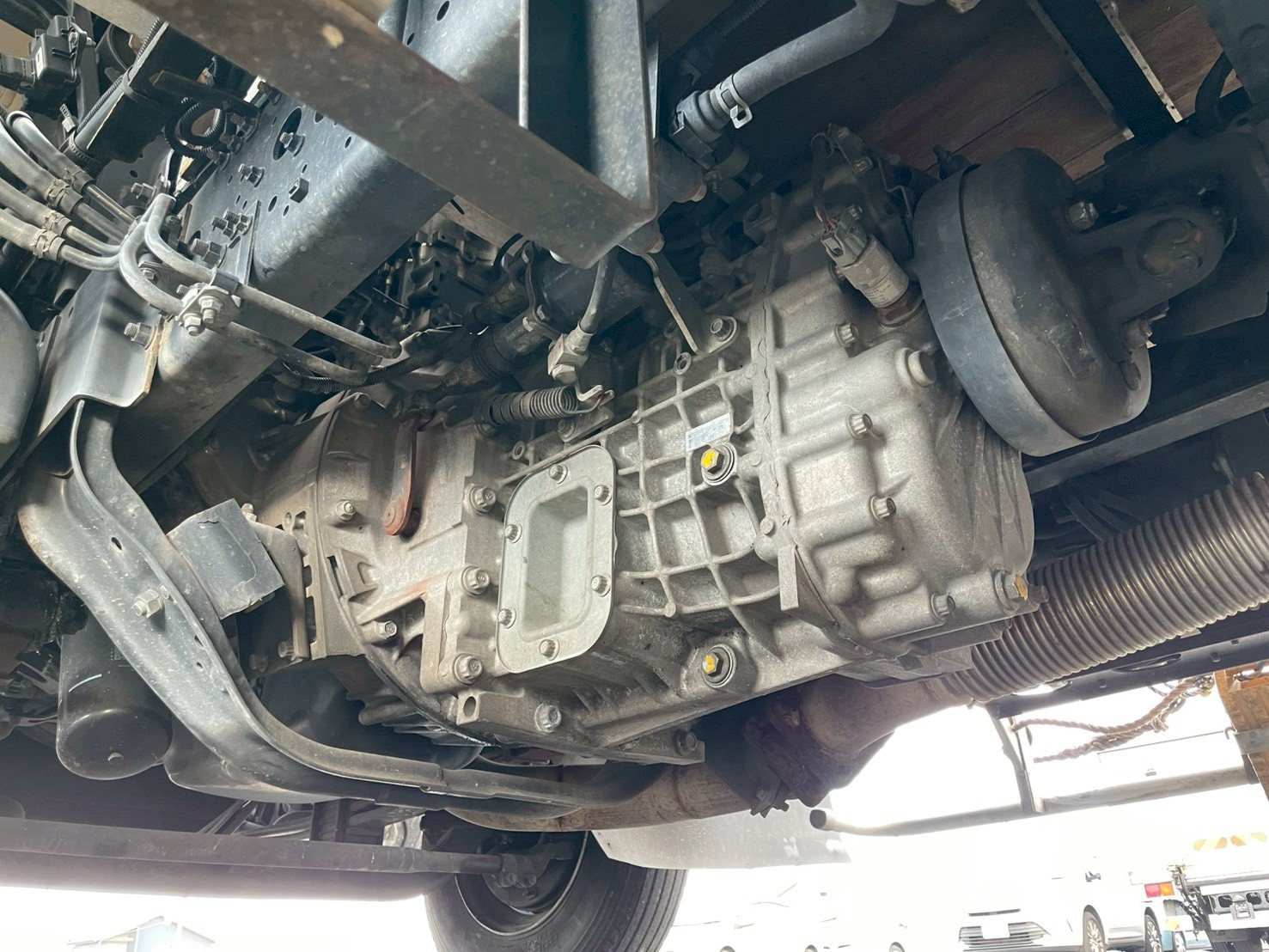 三菱 中型ワイド  平ボディ TKG-FK61F