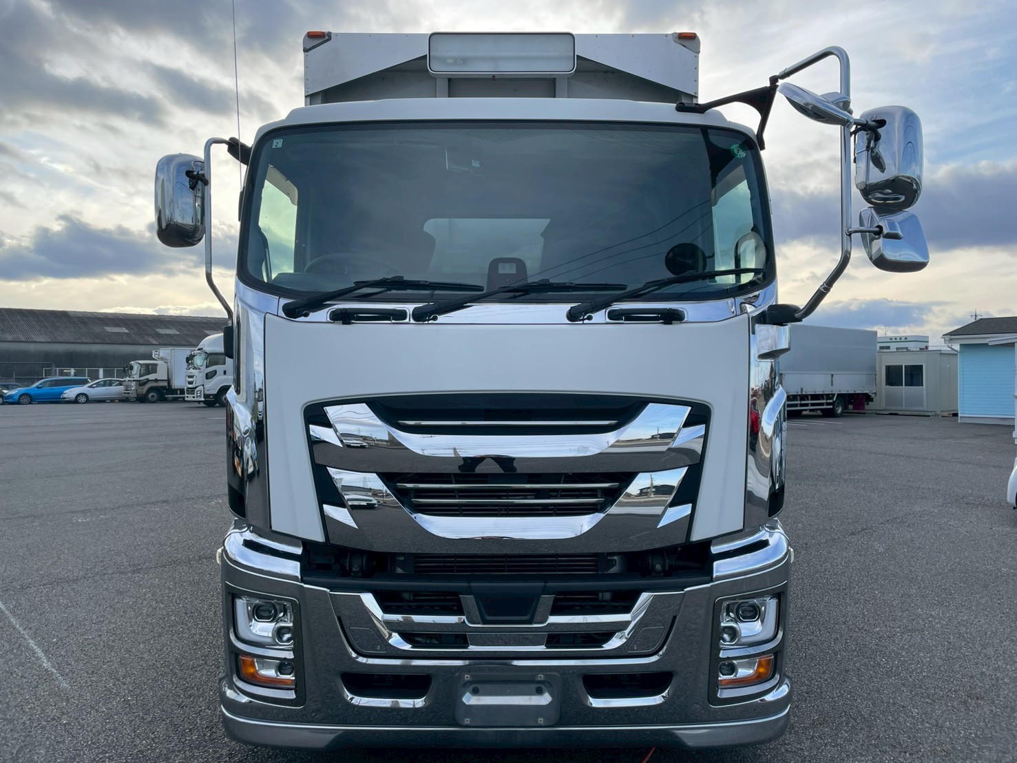 いすゞ 10t超 ギガ アルミウィング 2PG-CYJ77CA