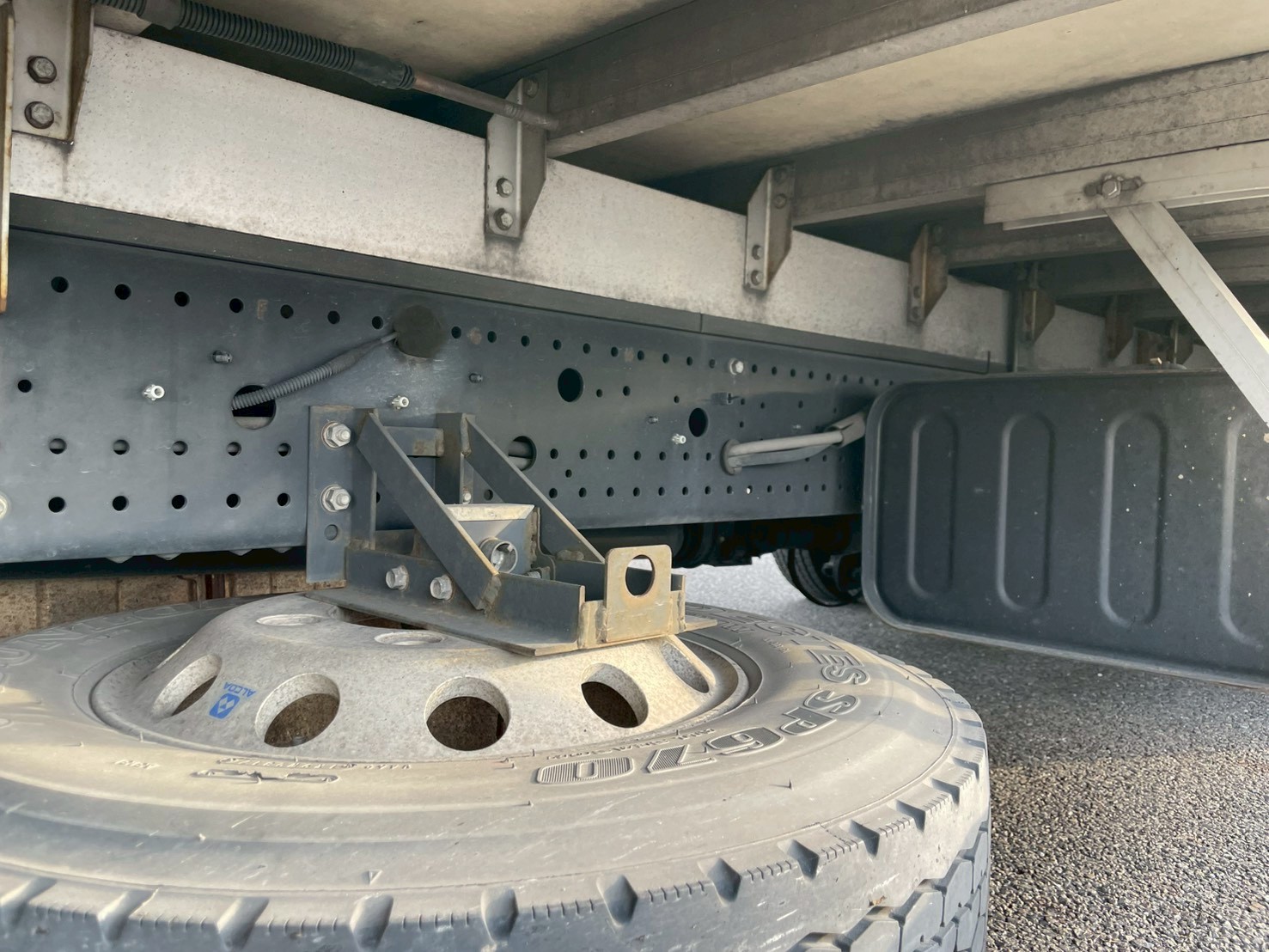 いすゞ 中型ワイド  冷凍車 TKG-FRR90T2