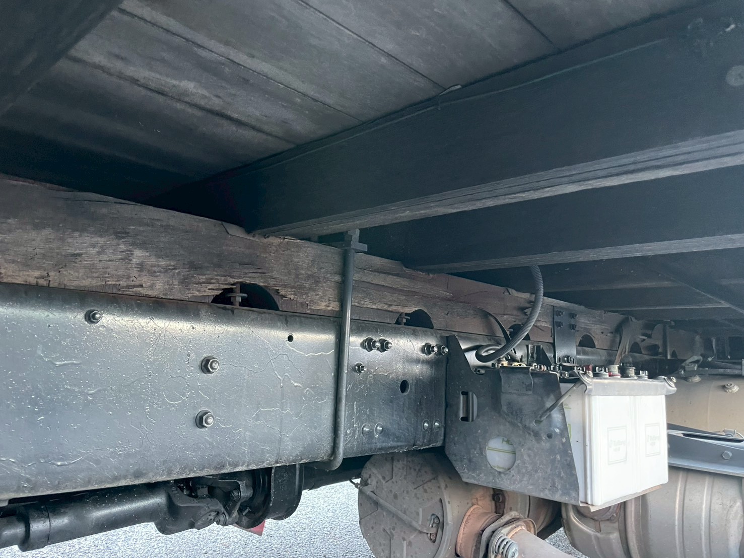 三菱 中型増トンワイド  平ボディ LKG-FK65FZ