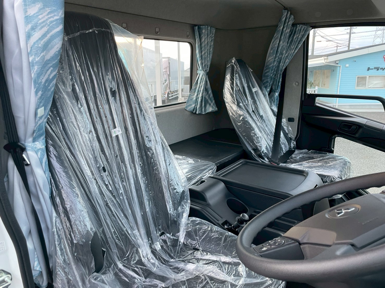 三菱 中型増トンワイド  平ボディ 2KG-FK62FZ