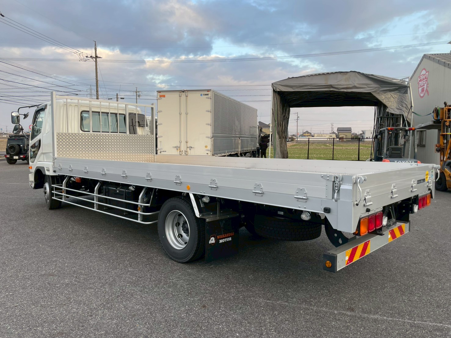 三菱 中型増トンワイド  平ボディ 2KG-FK62FZ