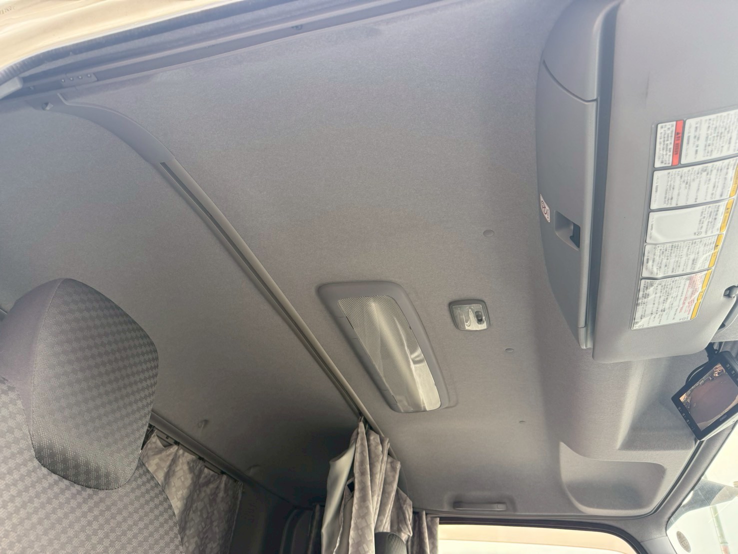 いすゞ 中型ワイド フォワード アルミウィング TKG-FRR90S2